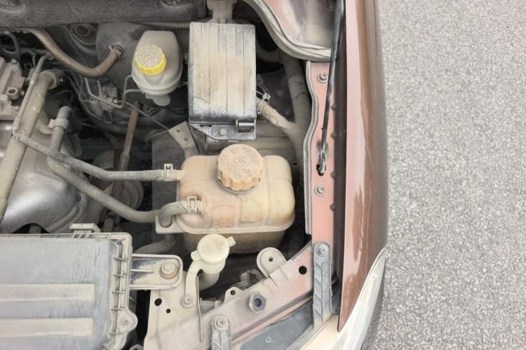 Used Wuling Hongguang 2015 1.5L S Base Model China IV Engine Bay Left