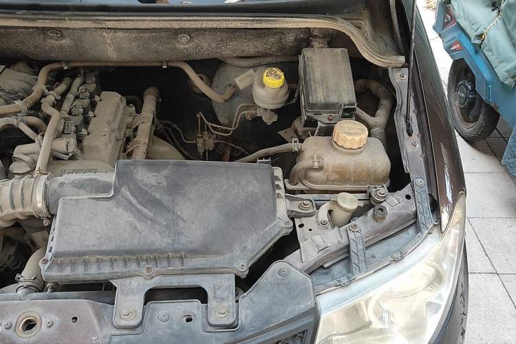Used Wuling Hongguang 2015 1.2L S Base Model China V Standard Engine Bay Left