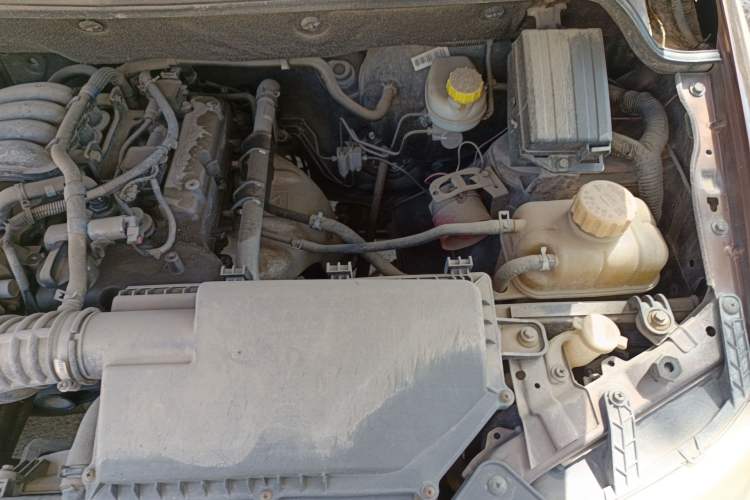 Used Wuling Hongguang 2015 1.2L S Base Model China IV Engine Bay Left