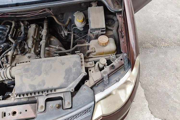 Used Wuling Hongguang 2015 1.2L S Base Model China V Standard Engine Bay Left