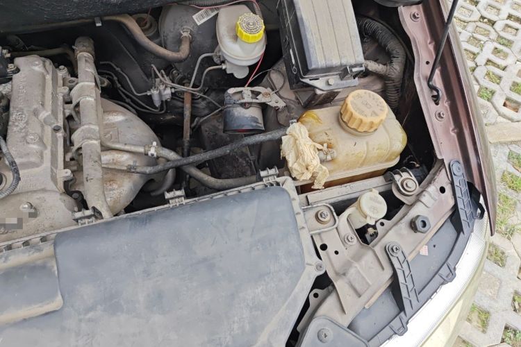 Used Wuling Hongguang 2015 1.2L S Base Model China V Standard Engine Bay Left