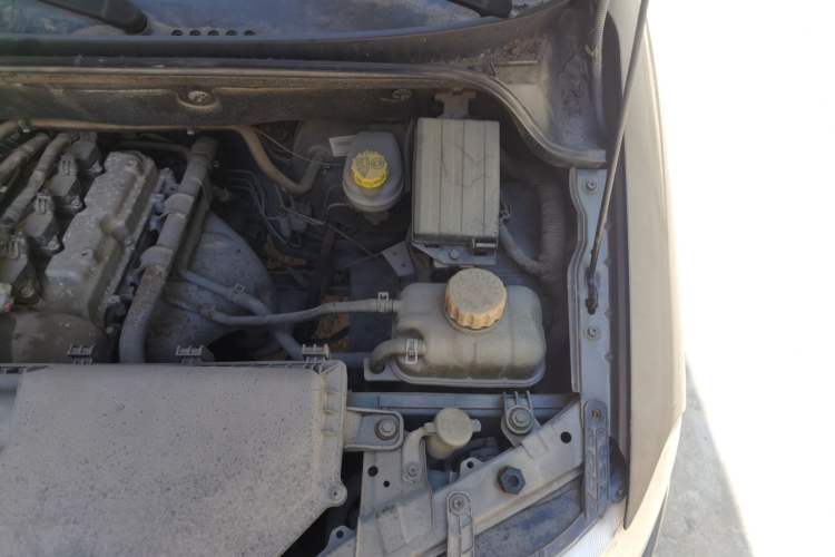 Used Wuling Hongguang 2015 1.2L S Base Model China V Standard Engine Bay Left