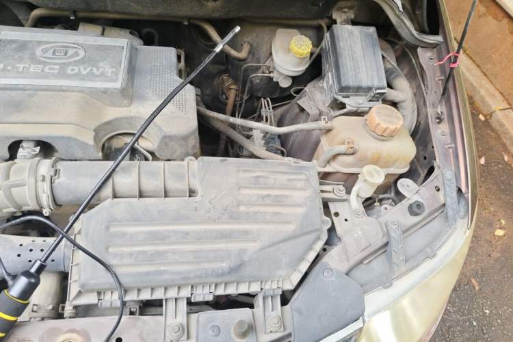 Used Wuling Hongguang 2015 1.5L S Basic Version China V Standard Engine Bay Left
