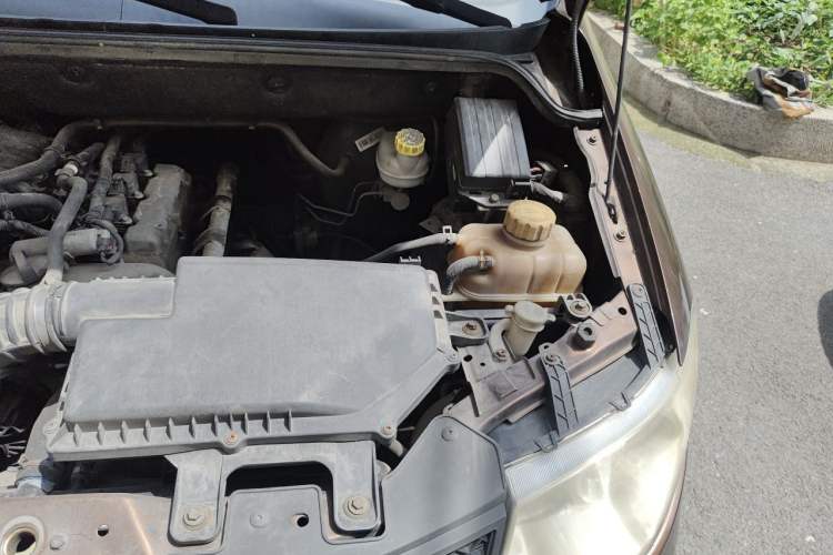 Used Wuling Hongguang 2015 1.2L S Base Model China V Standard Engine Bay Left