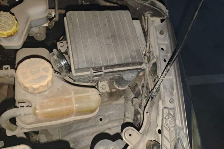 Used Wuling Hongguang 2015 1.5L S1 Standard China V-Emission Standards Engine Bay Left