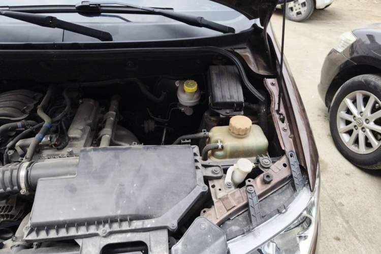 Used Wuling Hongguang 2015 1.2L S Base Model China V Standard Engine Bay Left