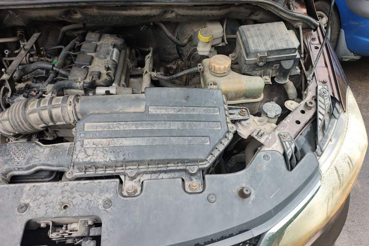 Used Wuling Hongguang 2015 1.5L S1 Luxury National Emission Standard V Engine Bay Left