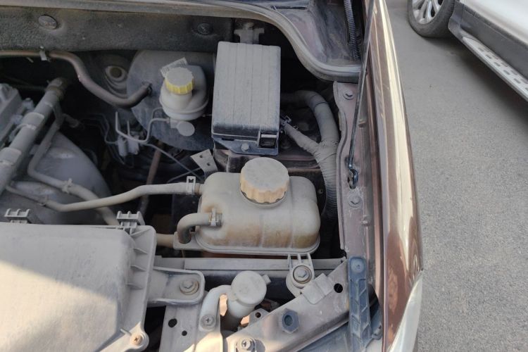 Used Wuling Hongguang 2015 1.2L S Base Model China V Standard Engine Bay Left