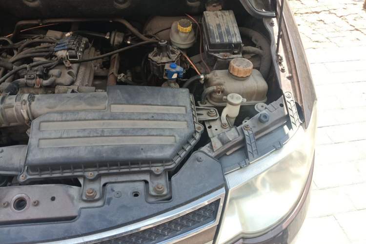 Used Wuling Hongguang 2015 1.5L S Base Model China IV Engine Bay Left
