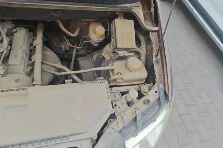 Used Wuling Hongguang 2015 1.2L S Base Model China V Standard Engine Bay Left