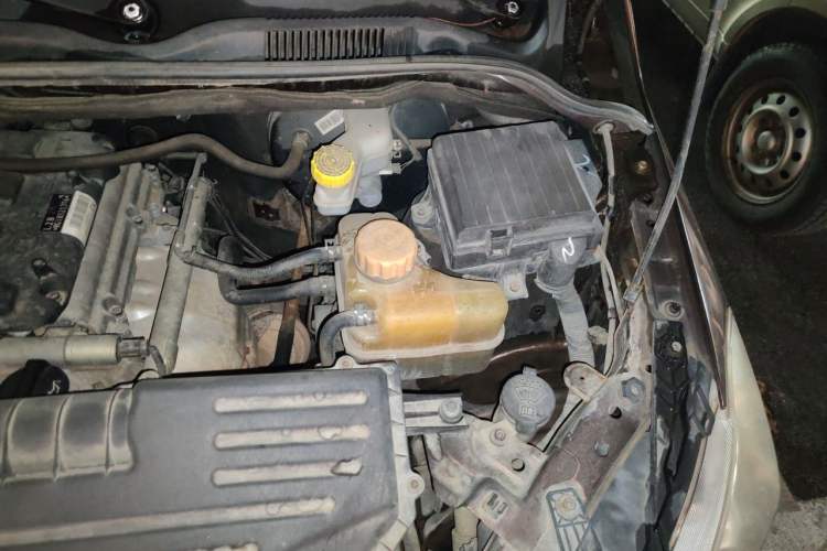 Used Wuling Hongguang 2015 1.5L S1 Comfort China V Standard Engine Bay Left