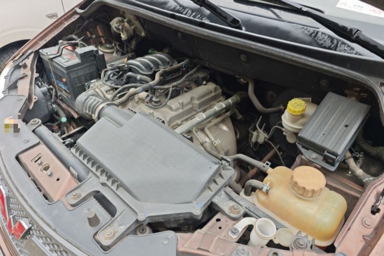 Used Wuling Hongguang 2015 1.2L S Base Model China V Standard Engine Bay Left