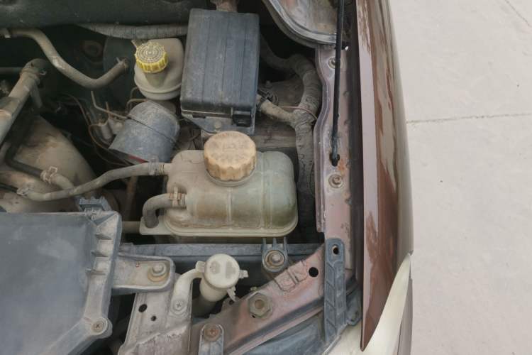 Used Wuling Hongguang 2015 1.2L S Base Model China V Standard Engine Bay Left