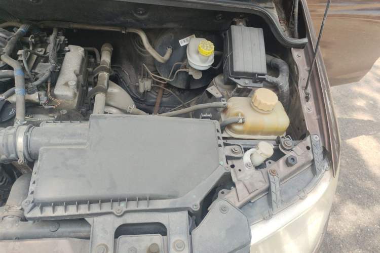 Used Wuling Hongguang 2015 1.2L S Base Model China V Standard Engine Bay Left