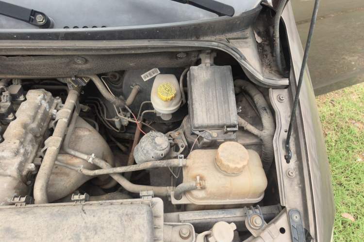 Used Wuling Hongguang 2015 1.2L S Base Model China IV Engine Bay Left