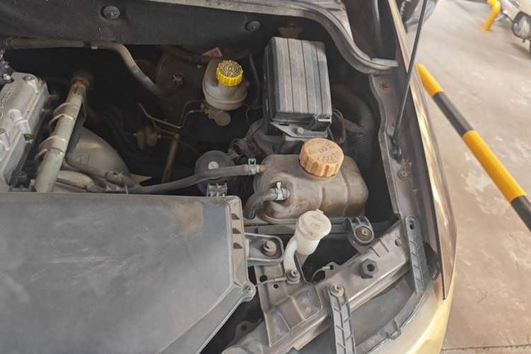 Used Wuling Hongguang 2015 1.2L S Base Model China V Standard Engine Bay Left