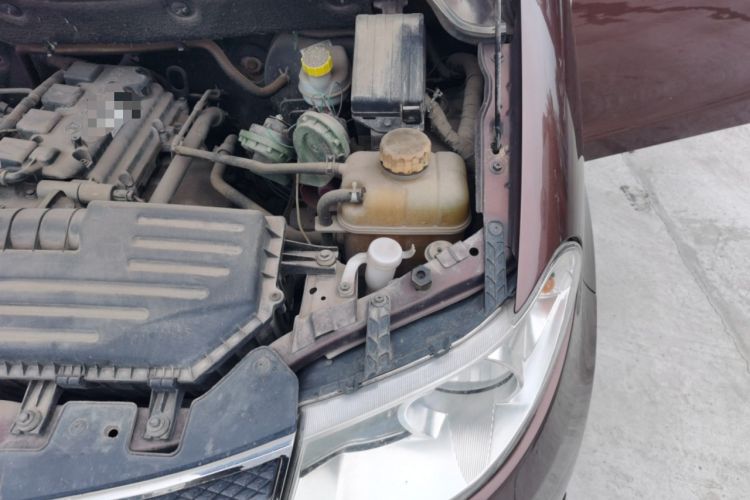 Used Wuling Hongguang 2015 1.5L S1 Standard China V-Emission Standards Engine Bay Left