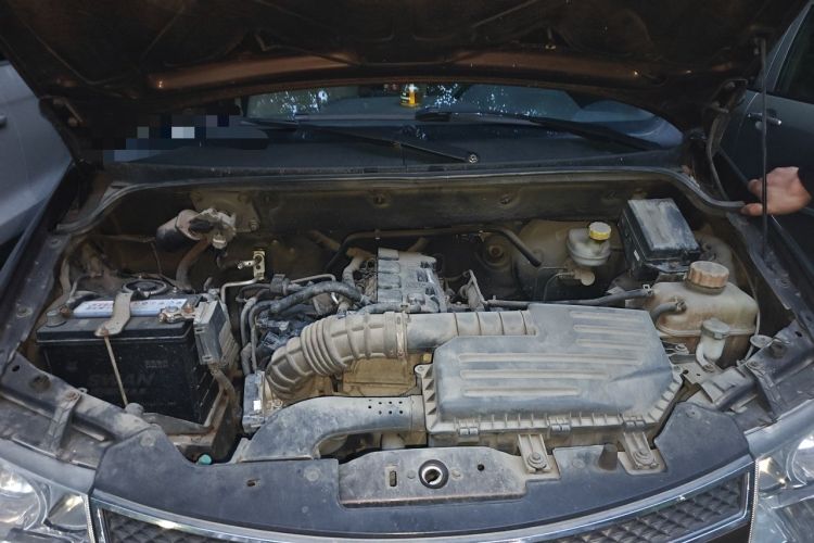 Used Wuling Hongguang 2015 1.5L S Basic Version China V Standard Engine Bay