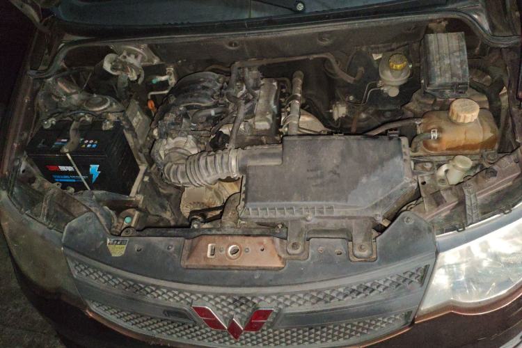Used Wuling Hongguang 2015 1.2L S Base Model China V Standard Engine Bay