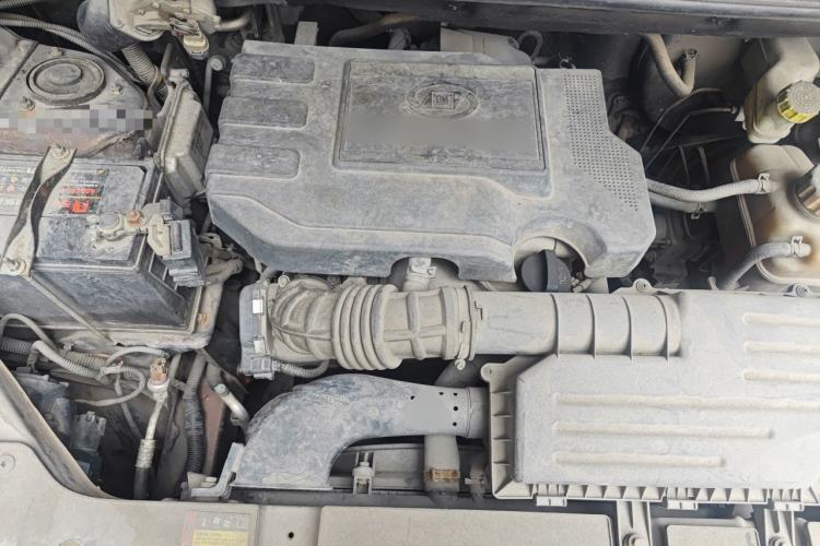 Used Wuling Hongguang 2015 1.5L S1 Luxury National Emission Standard V Engine Bay