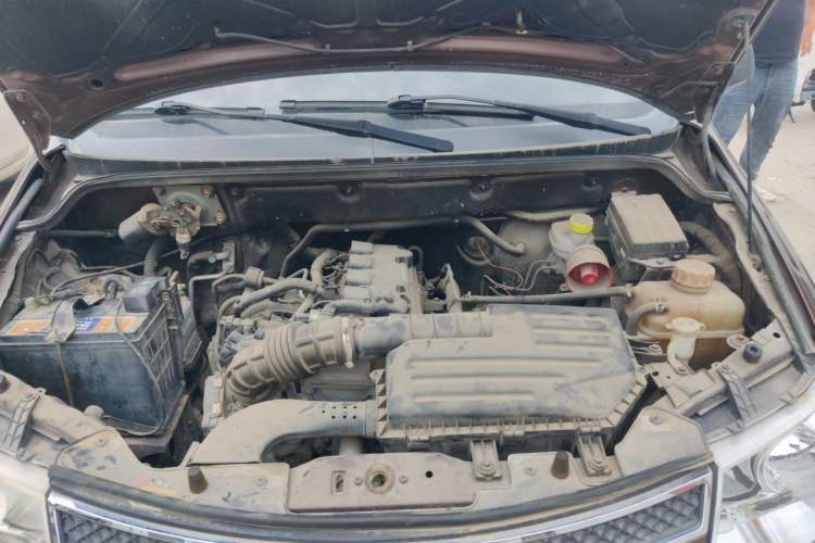 Used Wuling Hongguang 2015 1.5L S Basic Version China V Standard Engine Bay