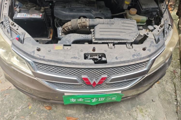 Used Wuling Hongguang 2015 1.5L S1 Luxury National Emission Standard V Engine Bay