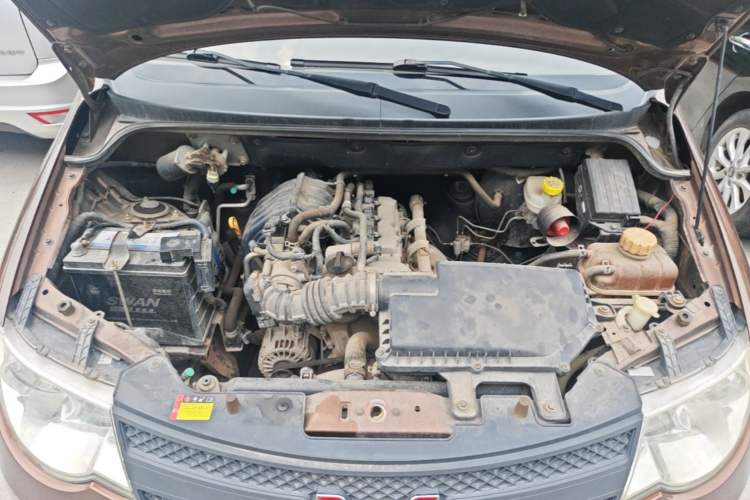 Used Wuling Hongguang 2015 1.2L S Base Model China IV Engine Bay