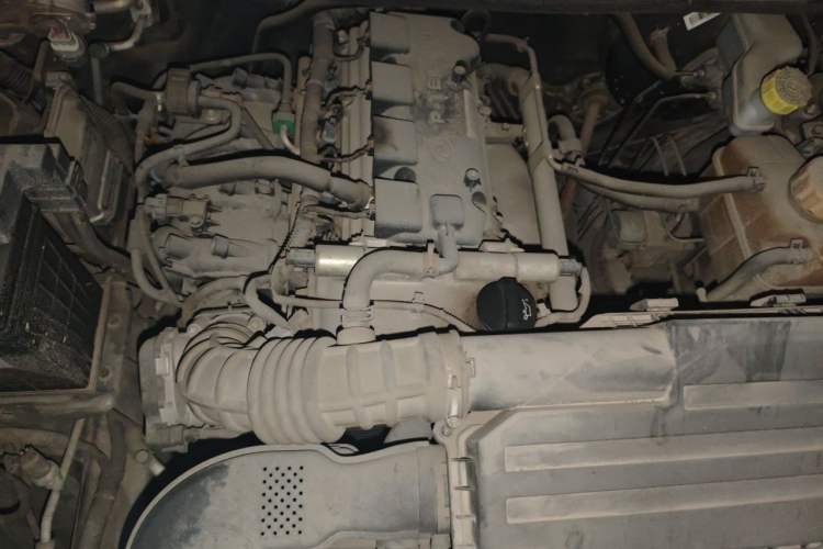 Used Wuling Hongguang 2015 1.5L S1 Standard China V-Emission Standards Engine Bay