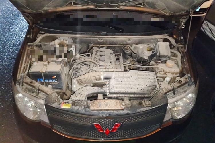 Used Wuling Hongguang 2015 1.5L S Basic Version China V Standard Engine Bay