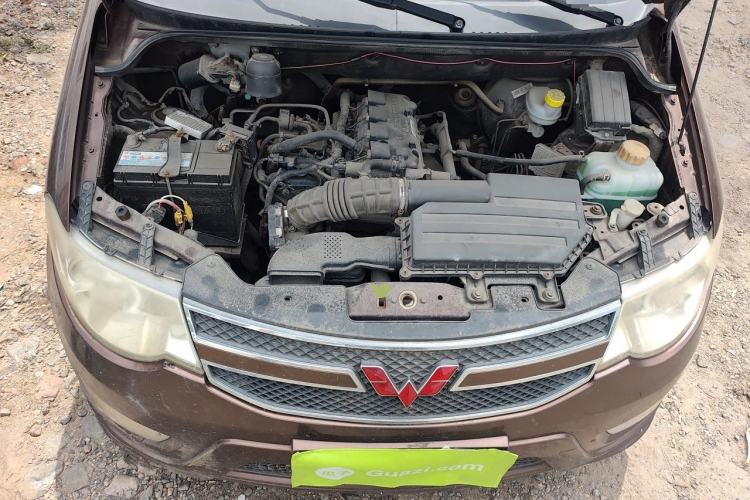 Used Wuling Hongguang 2015 1.5L S Basic Version China V Standard Engine Bay