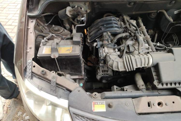 Used Wuling Hongguang 2015 1.2L S Base Model China V Standard Engine Bay Right