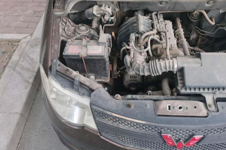 Used Wuling Hongguang 2015 1.2L S Base Model China V Standard Engine Bay Right