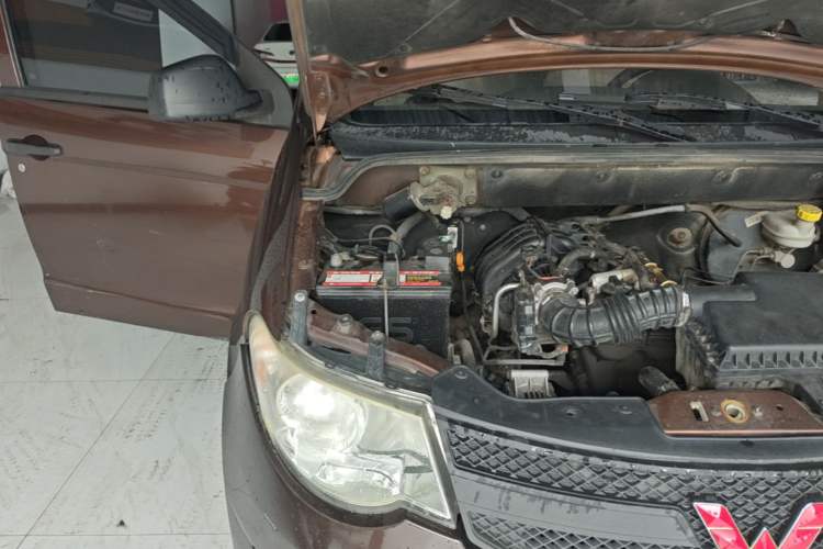 Used Wuling Hongguang 2015 1.2L S Base Model China V Standard Engine Bay Right