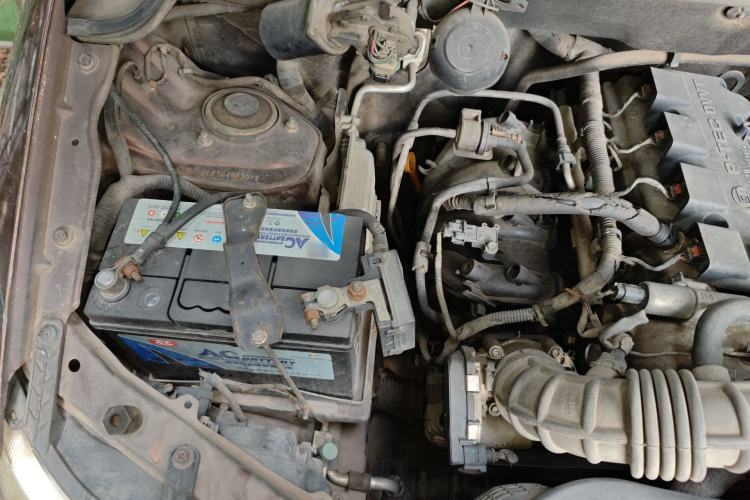 Used Wuling Hongguang 2015 1.5L S Basic Version China V Standard Engine Bay Right
