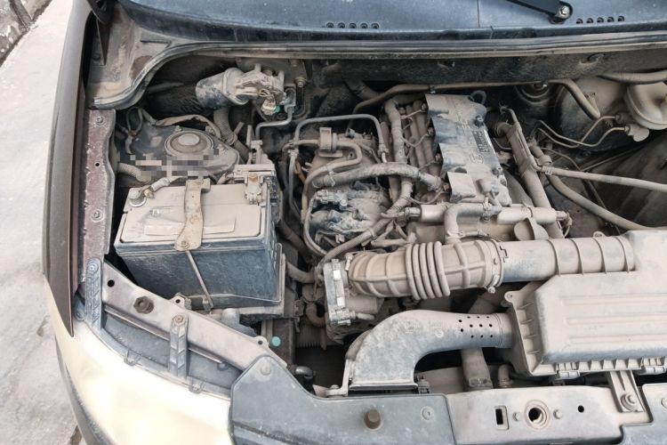 Used Wuling Hongguang 2015 1.5L S Basic Version China V Standard Engine Bay Right