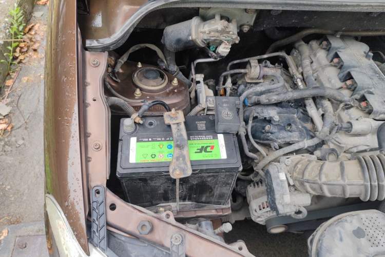 Used Wuling Hongguang 2015 1.5L S Base Model China IV Engine Bay Right