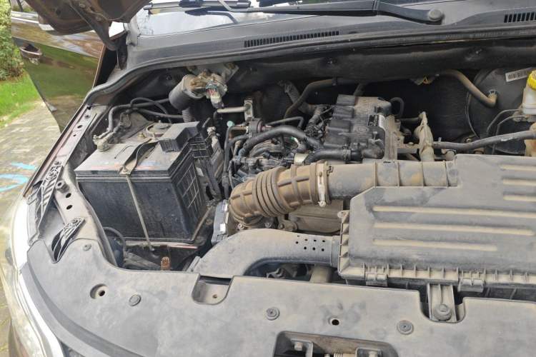 Used Wuling Hongguang 2015 1.5L S1 Standard China V-Emission Standards Engine Bay Right