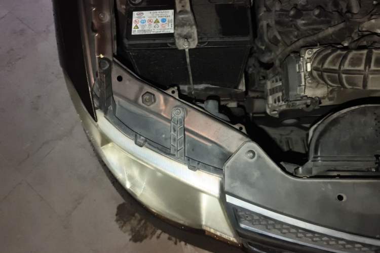 Used Wuling Hongguang 2015 1.5L S1 Standard China V-Emission Standards Engine Bay Right