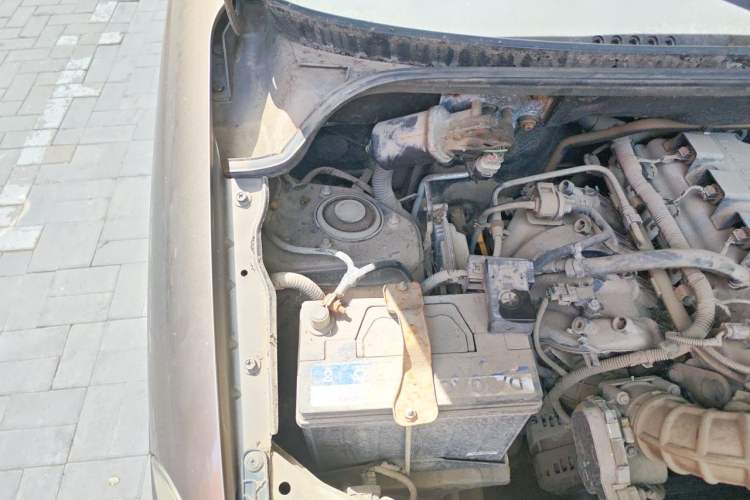 Used Wuling Hongguang 2015 1.5L S Basic Version China V Standard Engine Bay Right