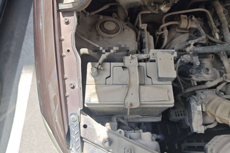 Used Wuling Hongguang 2015 1.5L S Base Model China IV Engine Bay Right