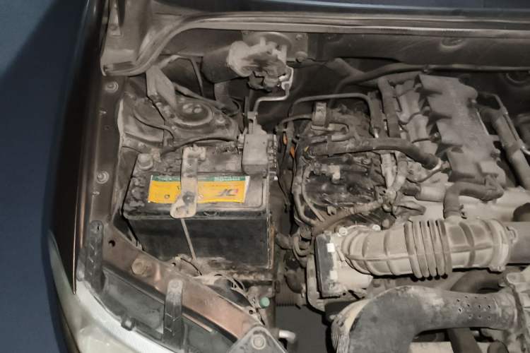Used Wuling Hongguang 2015 1.5L S Basic Version China V Standard Engine Bay Right