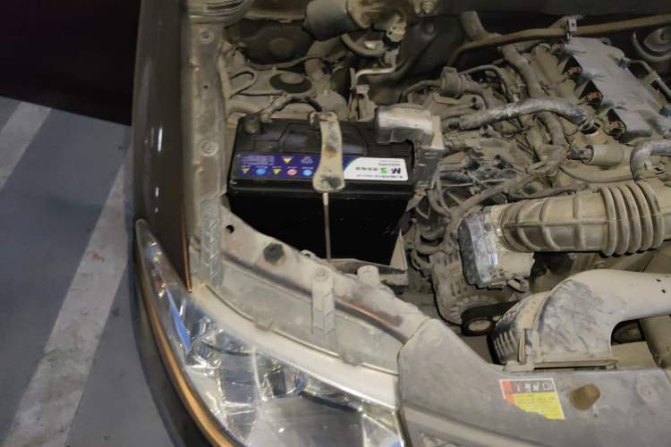 Used Wuling Hongguang 2015 1.5L S Base Model China IV Engine Bay Right