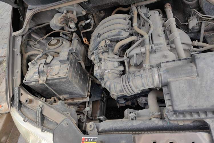 Used Wuling Hongguang 2015 1.2L S Base Model China V Standard Engine Bay Right