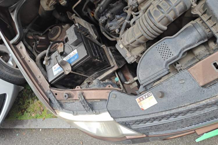 Used Wuling Hongguang 2015 1.5L S Basic Version China V Standard Engine Bay Right
