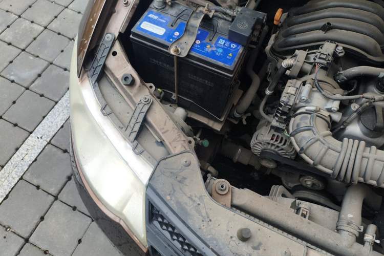 Used Wuling Hongguang 2015 1.2L S Base Model China V Standard Engine Bay Right