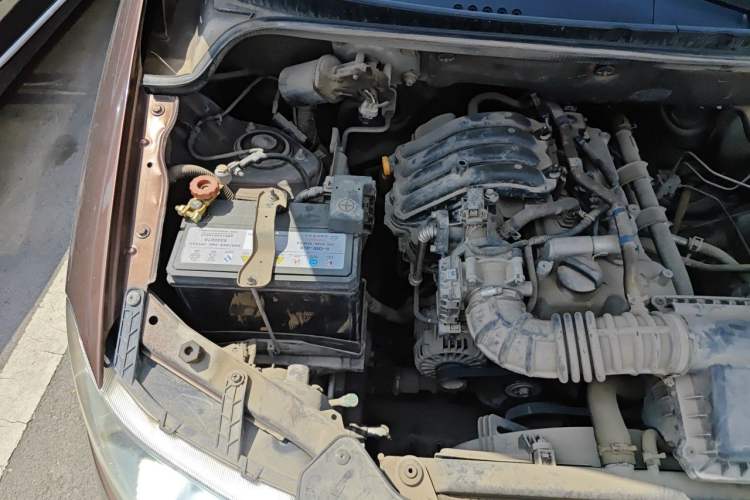 Used Wuling Hongguang 2015 1.2L S Base Model China IV Engine Bay Right