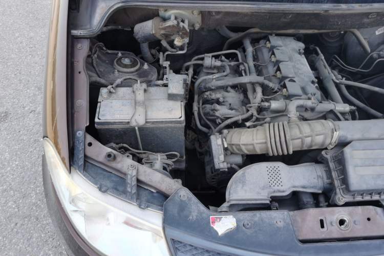 Used Wuling Hongguang 2015 1.5L S Basic Version China V Standard Engine Bay Right