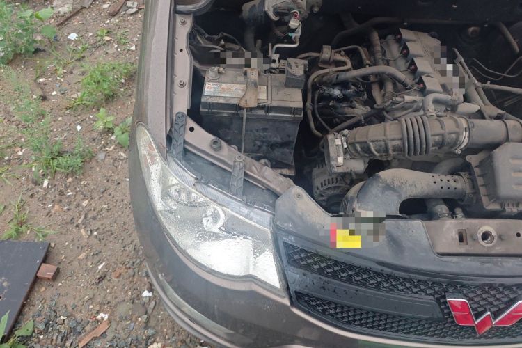 Used Wuling Hongguang 2015 1.5L S Basic Version China V Standard Engine Bay Right