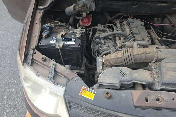 Used Wuling Hongguang 2015 1.5L S Basic Version China V Standard Engine Bay Right
