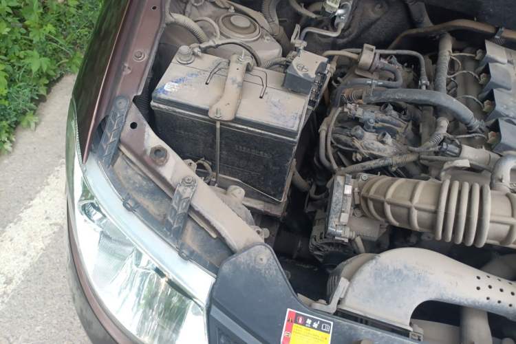 Used Wuling Hongguang 2015 1.5L S Basic Version China V Standard Engine Bay Right
